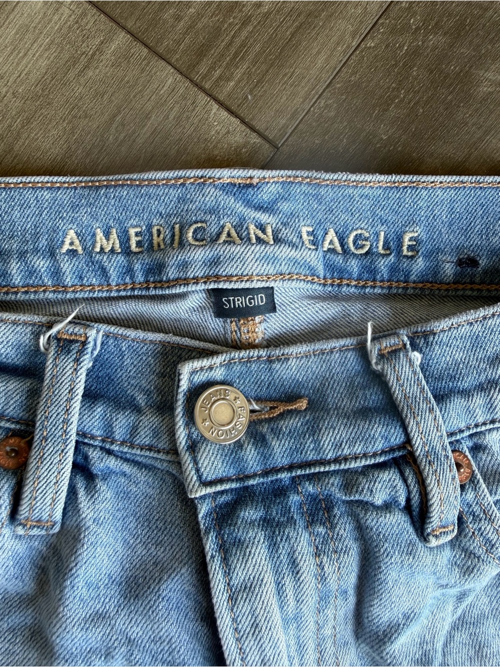 American Eagle Women’s Sz 2 Short Stovepipe Jeans Strigid Blue Medium Wash Denim - Picture 3 of 5